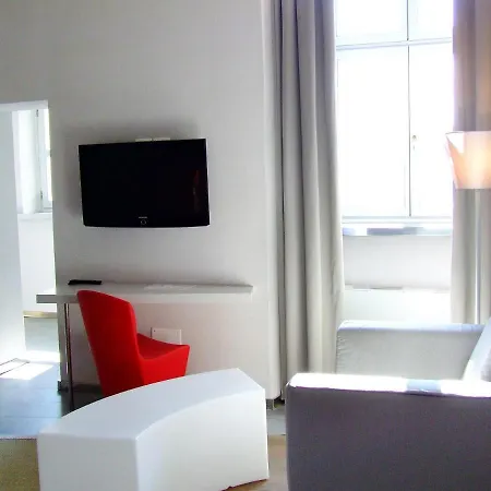 Montaldo Castle & Hotell