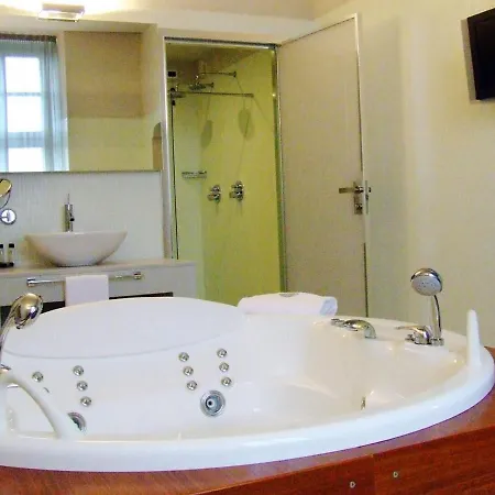 Hotel Montaldo Castle &