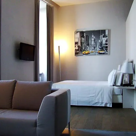 Montaldo Castle & 4* Montaldo Torinese