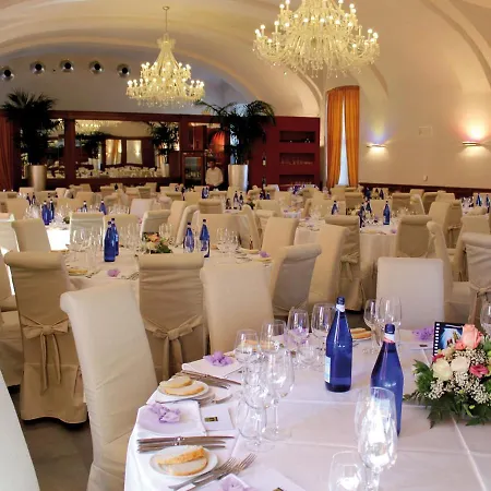 Hotell Montaldo Castle & 4*