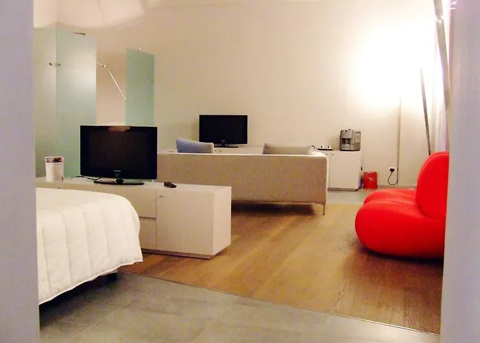 Montaldo Castle & 4* Montaldo Torinese